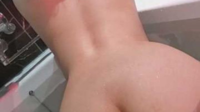 FC2-PPV-1764598 - [무수정] 빵집 간판 소녀 JD ③ 뿌려 / 외박 미인에 질내 사정 고민 상담을위한 큰 엉덩이